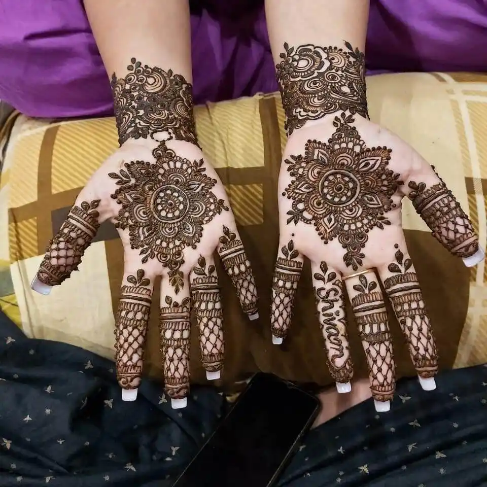 Best Mehendi Artists